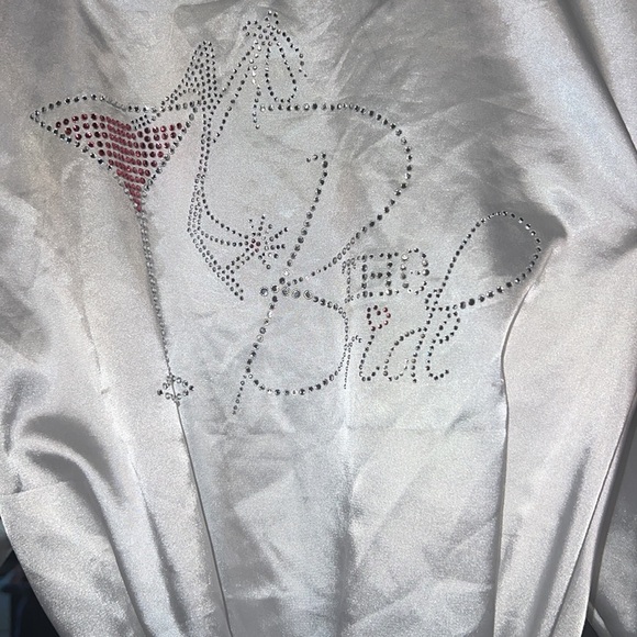 (EUC) SUPER CUTE WHITE SATIN ROBE FOR THE BRIDE TO BE. SZ S - Picture 3 of 6